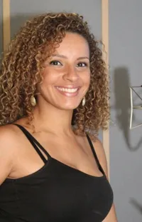 Simões, Carol Crespo